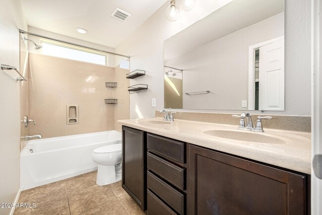 Building Photo - 10809 W Saddlehorn Rd