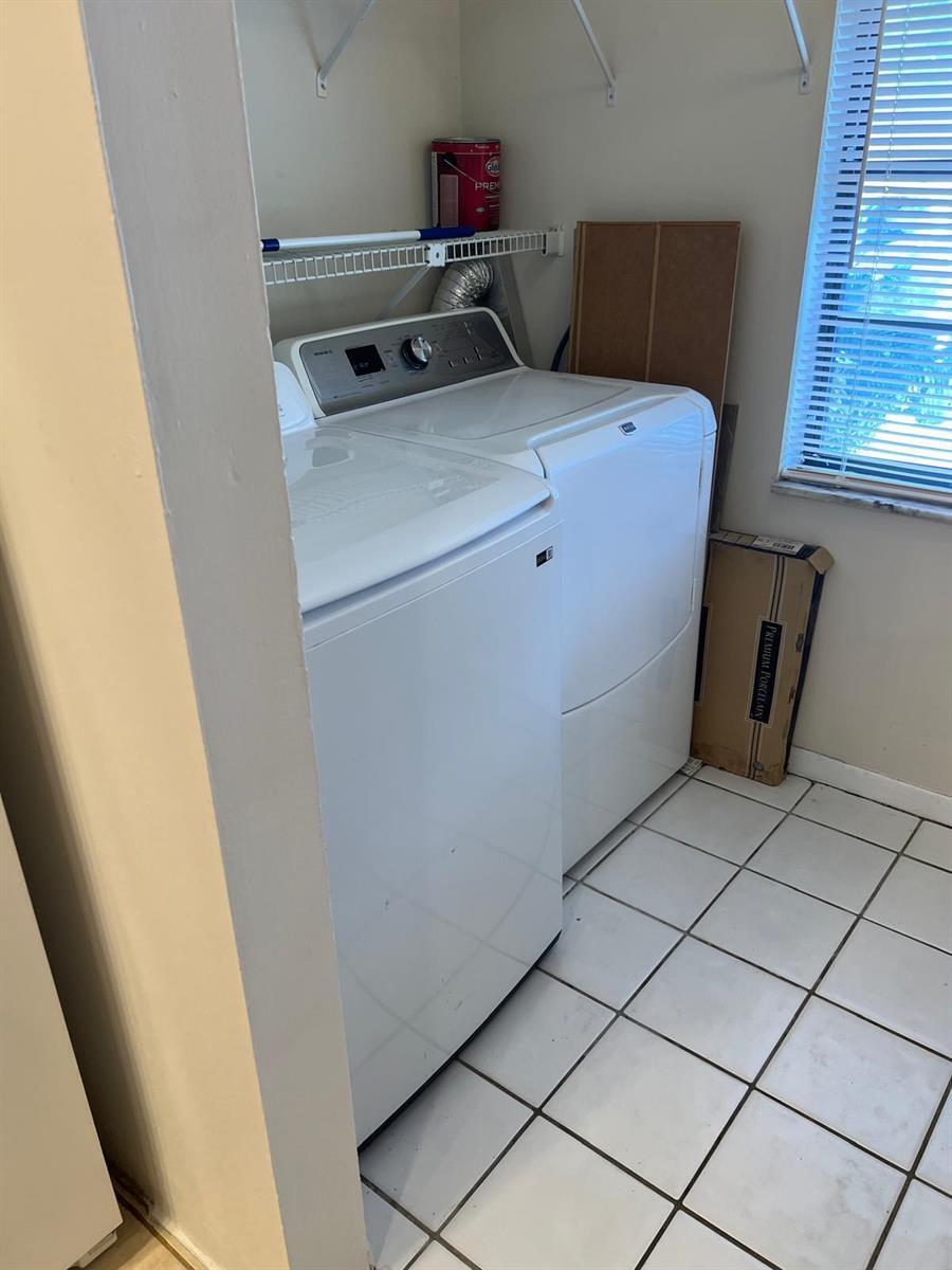 Building Photo - 24 Laredo Pl