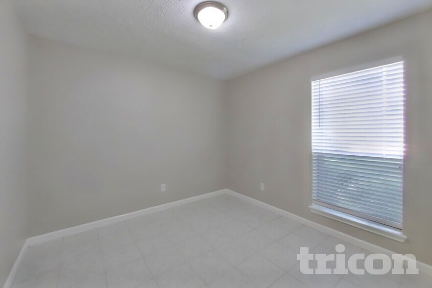 Building Photo - 3446 Edgecreek Dr