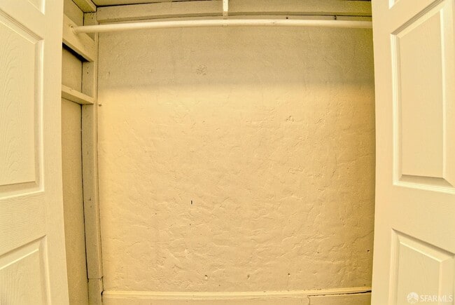 Building Photo - 1218 York St