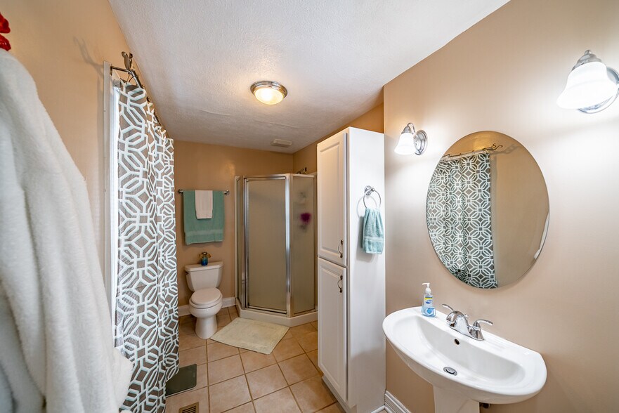 Master Bathroom - 425 Virginia Ave