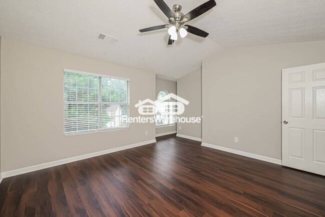 Building Photo - Updated 4/3 Lithonia Home!