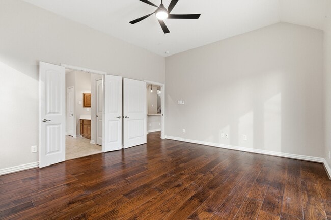 Building Photo - 414 Woodpecker Forest Ln