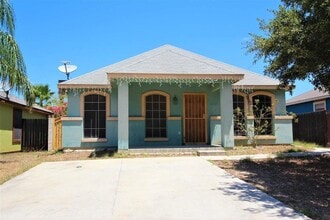 Building Photo - 6006 Catedral Loop