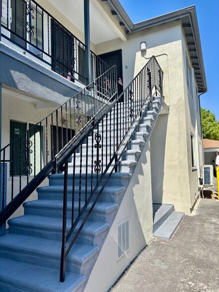 Building Photo - 6640 Woodman Ave