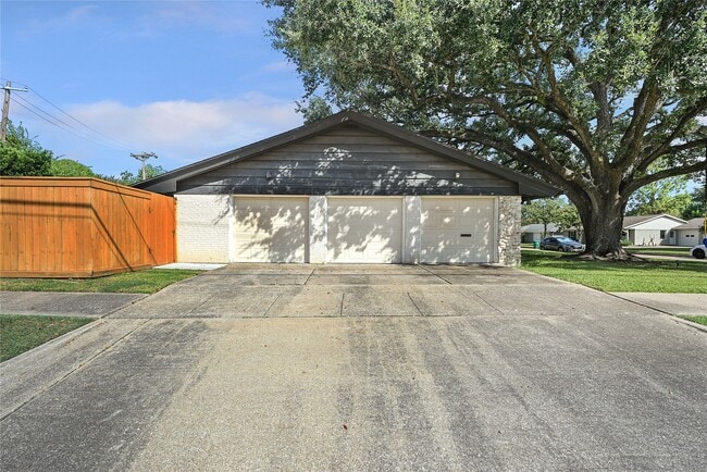 Building Photo - 5474 Jackwood St