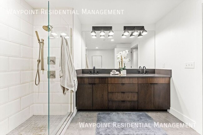 Building Photo - 611 S 8th St