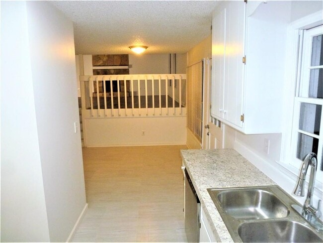 Building Photo - 382 Cross Creek Pl
