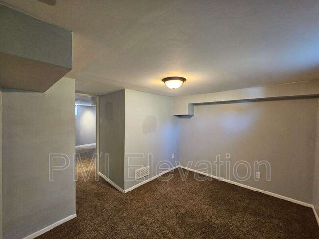 Building Photo - 1332 W Virginia Ave