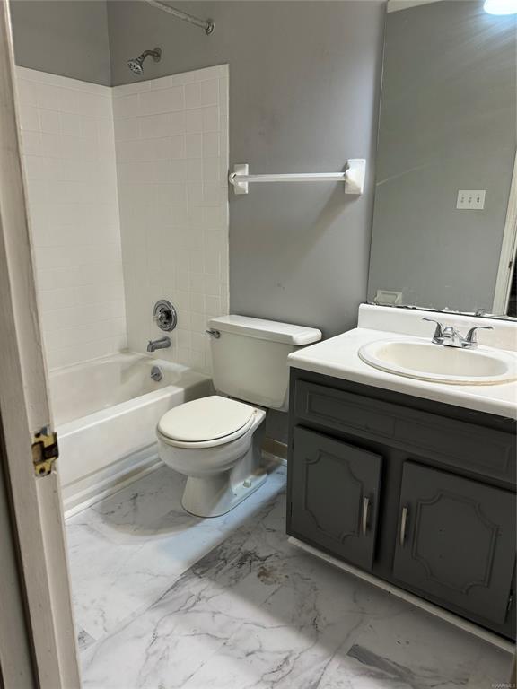 Building Photo - 2461 Price St