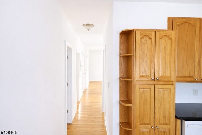 Building Photo - 110 Willow Ave