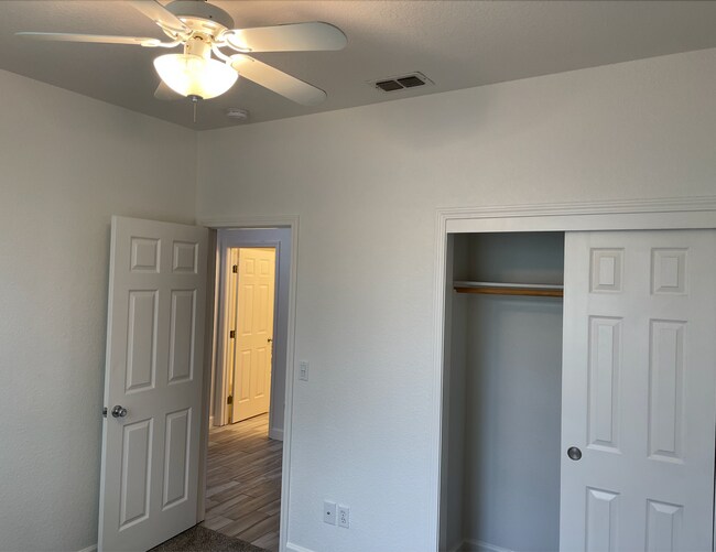 bedroom 3 - 10301 Nations Cir