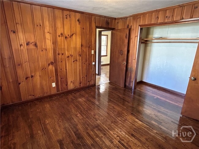 Building Photo - 190 Northcrest Dr