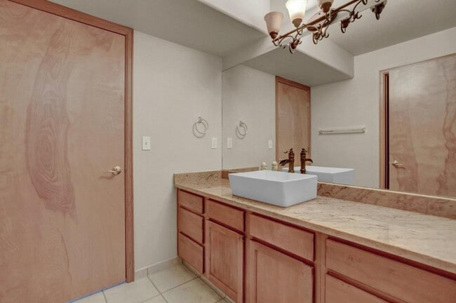 Building Photo - 5235 Bancroft Heights