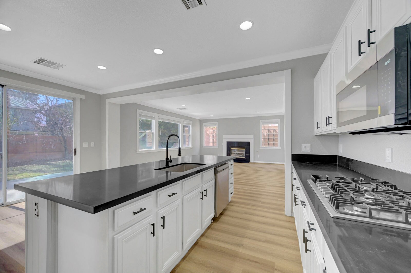 Building Photo - 11013 Mount Royal Ave