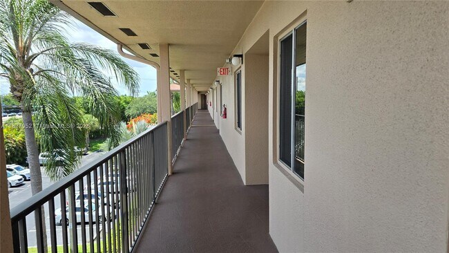 Building Photo - 1650 SW 124th Terrace