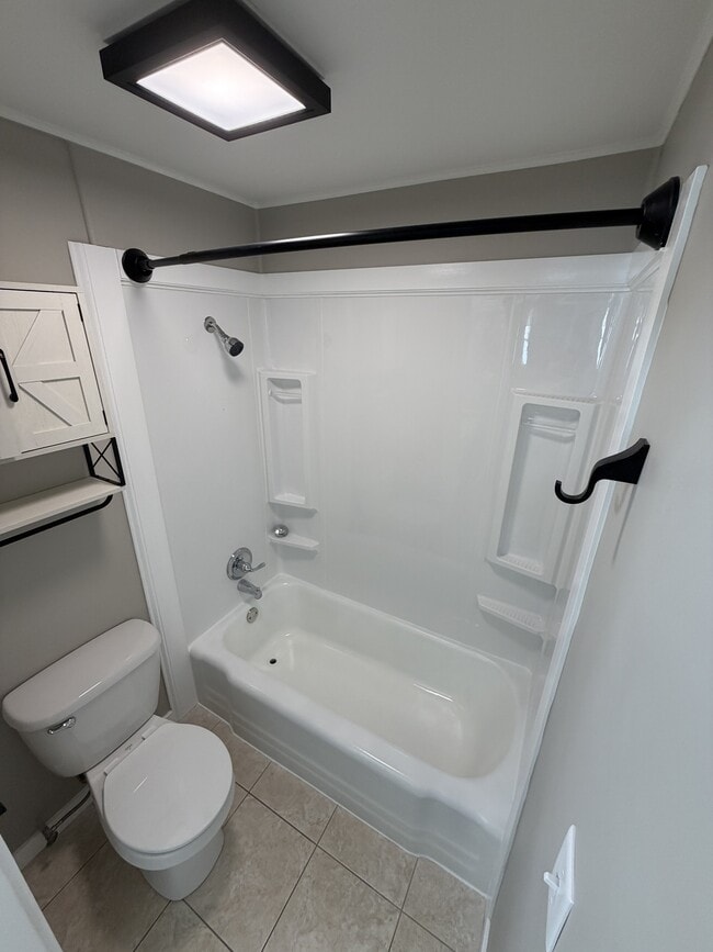 Building Photo - 2504 Campbell Dr