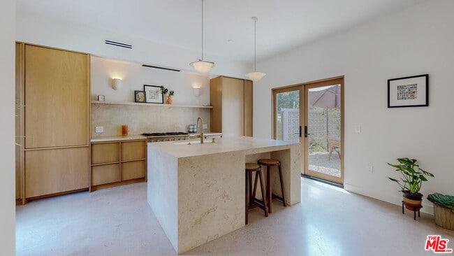 Building Photo - 4865 Wicopee Ave