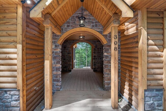 Building Photo - 308 Acres Ct