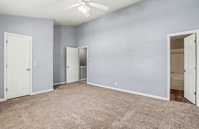 Building Photo - Donelson Townhome!