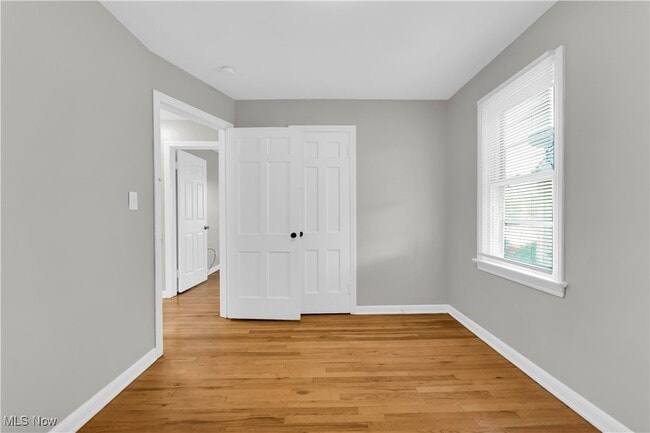 Building Photo - 25730 Shoreview Ave