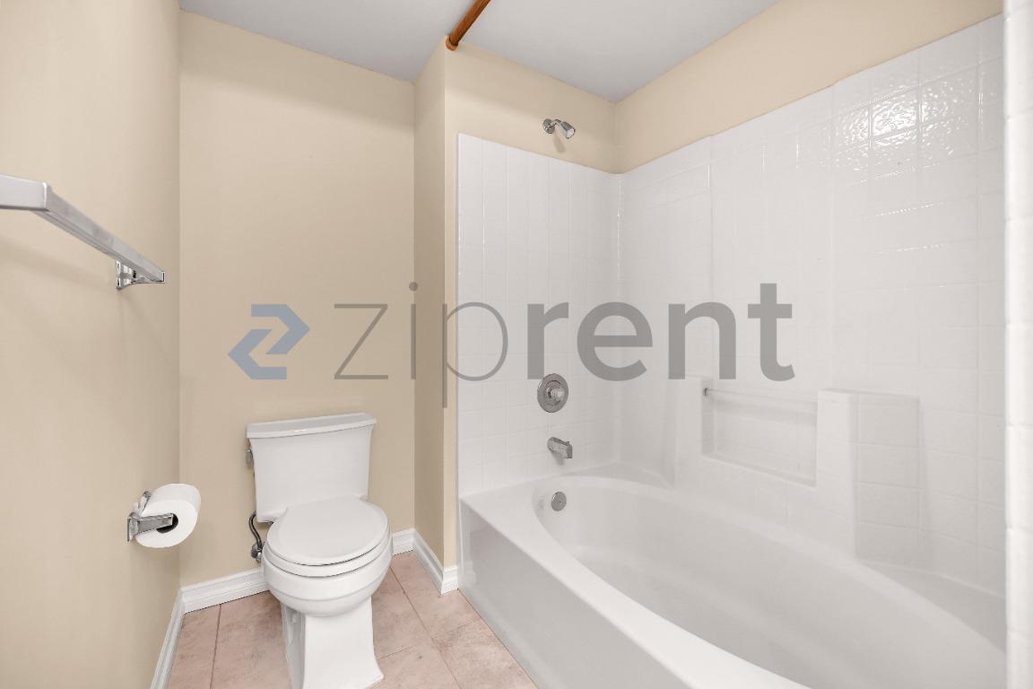 Building Photo - Unit 22