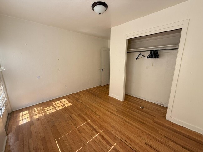 Building Photo - 1113 Gold Ave SW