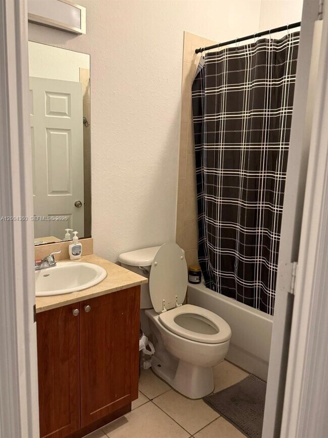 Building Photo - 8999 NW 107 Ct