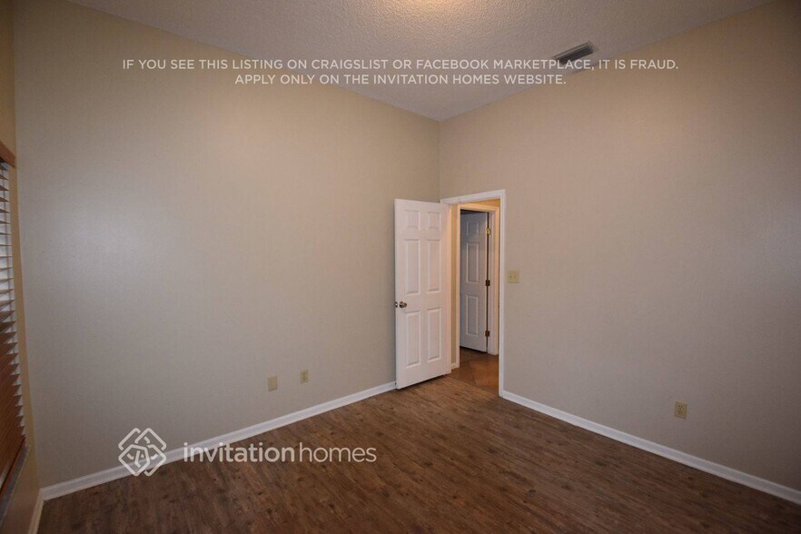 Building Photo - 1456 Deer Lake Cir