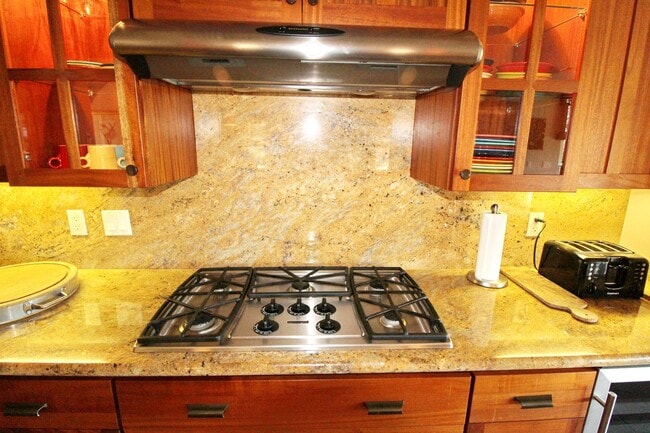 Building Photo - Tastefully Furnished and Exquisite 4 Bed/3 Bath in Hokulani Golf Villas with Ocean Views & Amenit...