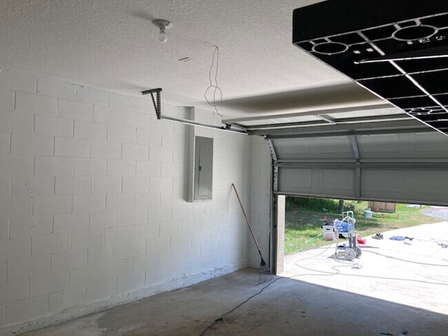 Building Photo - 7 Wells Pl