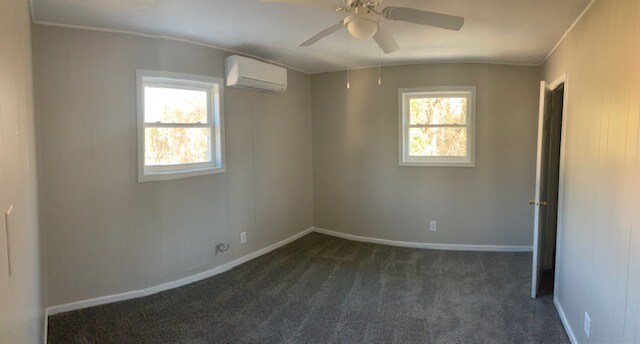 Building Photo - 2218 Concord St