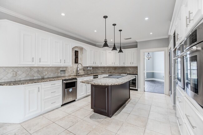 Building Photo - 11618 Snowmass Dr