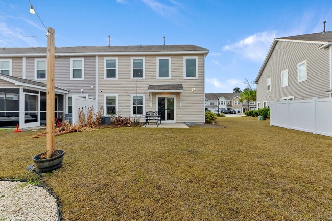 Building Photo - 9784 Transplanter Cir