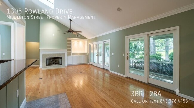 Building Photo - 1305 Rowland Dr