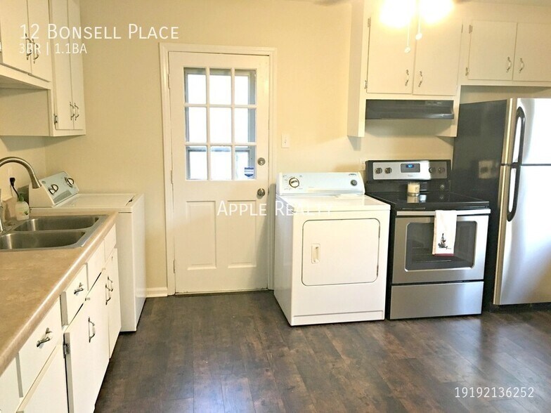 Building Photo - 12 Bonsell Pl