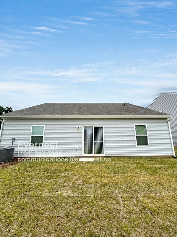 Building Photo - 129 Lightning Dr