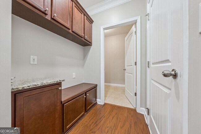 Building Photo - 226 Haney Rd