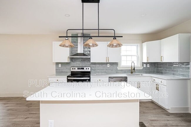 Building Photo - 2679 Oregon Ave