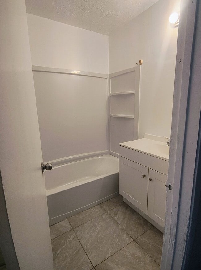 Building Photo - 11058 Jones St