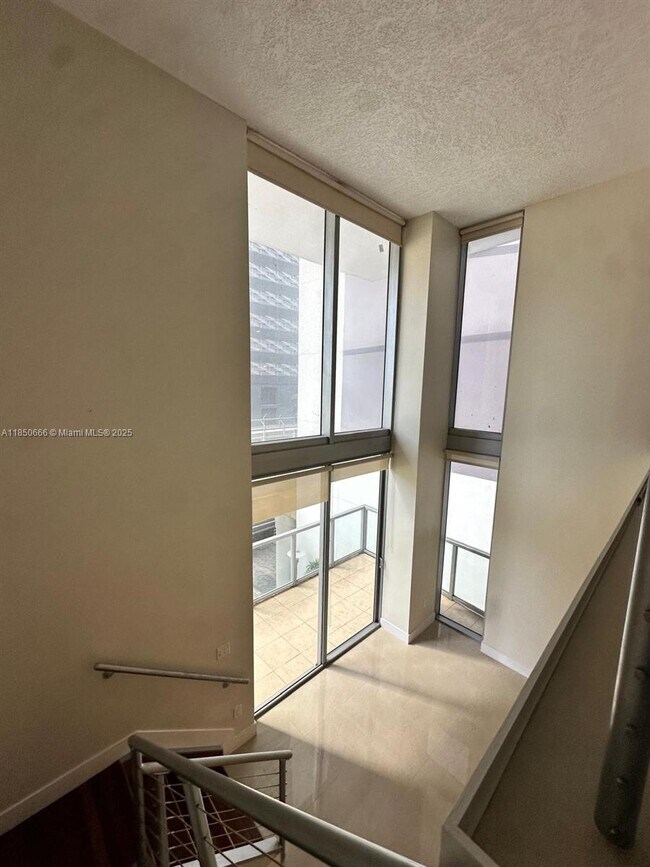 Building Photo - 1050 Brickell Ave