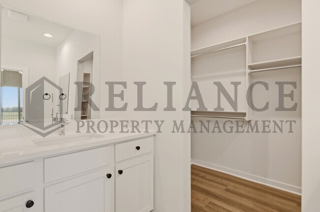 Building Photo - 157 N Gowen St