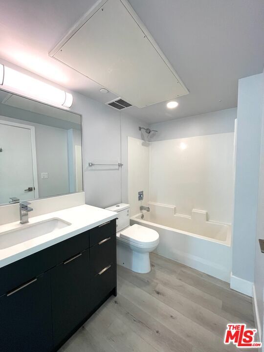 Building Photo - 14612 Calvert St