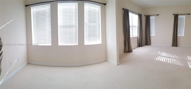 Building Photo - 6033 NW 118th Dr