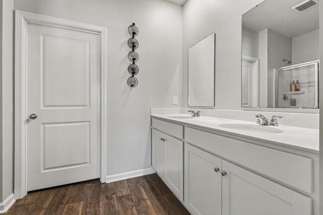 Building Photo - 296 Blue Haw Dr