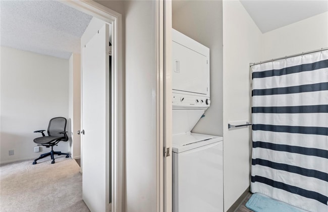 Building Photo - 91-271-271 Hanapouli Cir