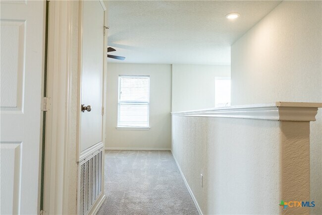 Building Photo - 804 Sweetgrass