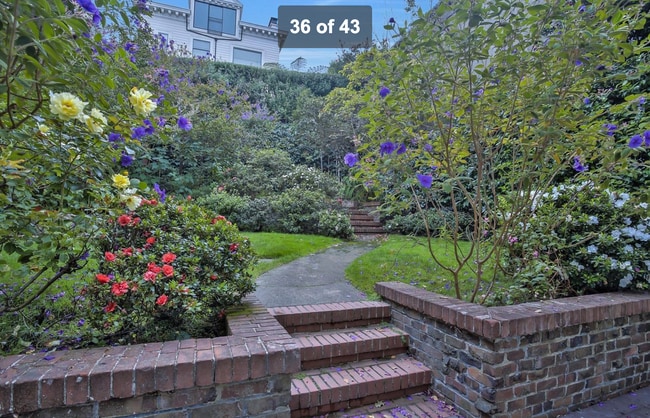 Building Photo - 2025 Jackson St