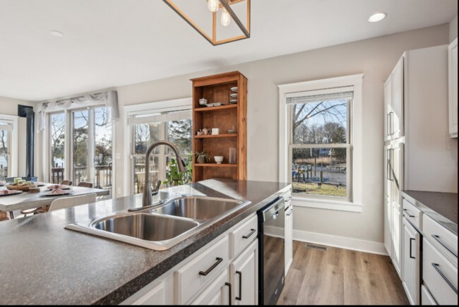 Building Photo - 4922 Lerch Dr