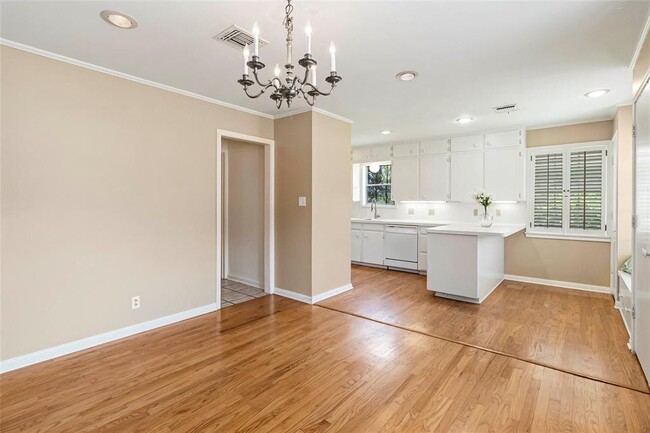 Building Photo - 730 N Sarah Jo St